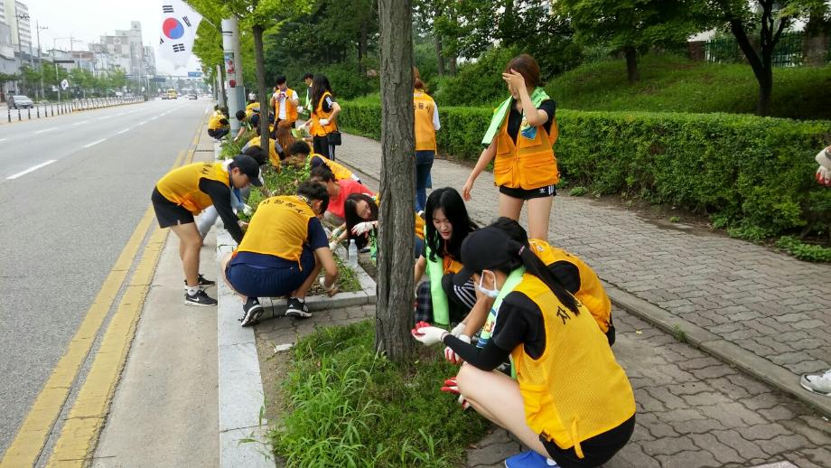 한국교통대 학생들, 교통대장정 ‘3無 청결운동’ 진행