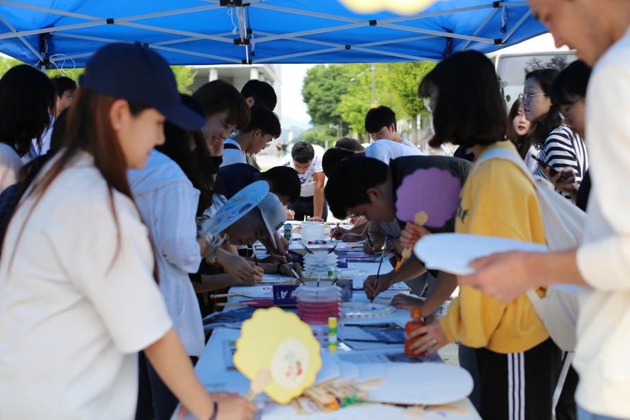 한국교통대 박물관, ‘여름이 오는 길 단오’ 부채만들기 행사 진행