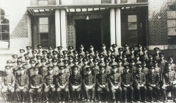 1940년 3월 31일 전기보안과 1회생 졸업사진