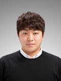 강진욱 사진